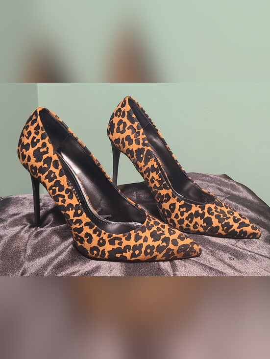 Zara Shoes - Zara Leopard Print Pointed Toe Stiletto Pumps - Tan/Black